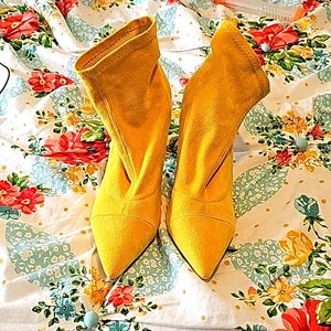Suede heel Ankel booties